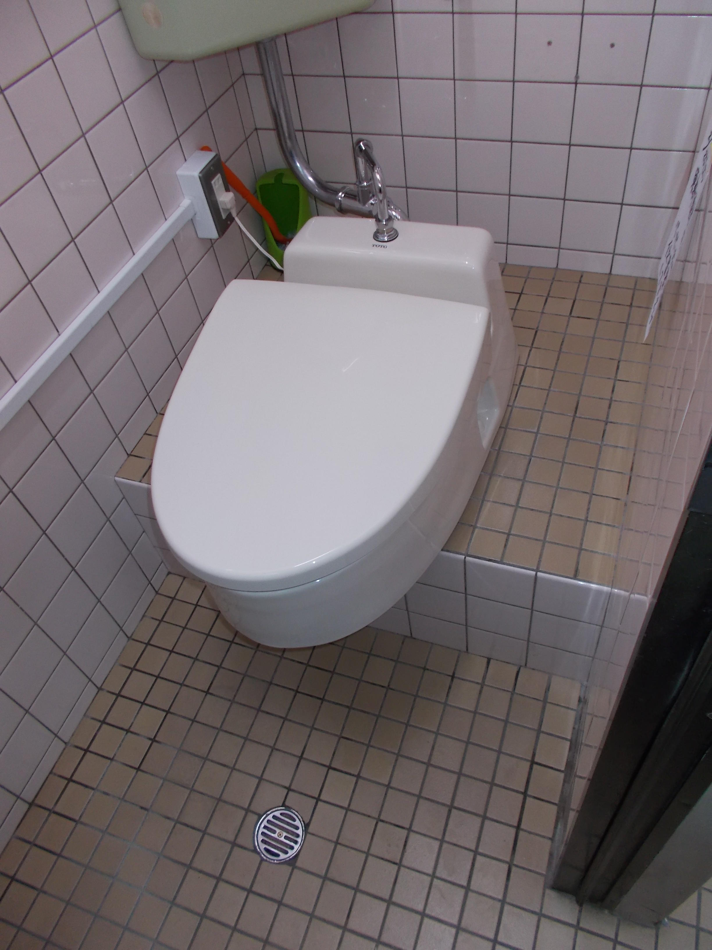 K社様。和式トイレを簡易洋式トイレにされた事例です。