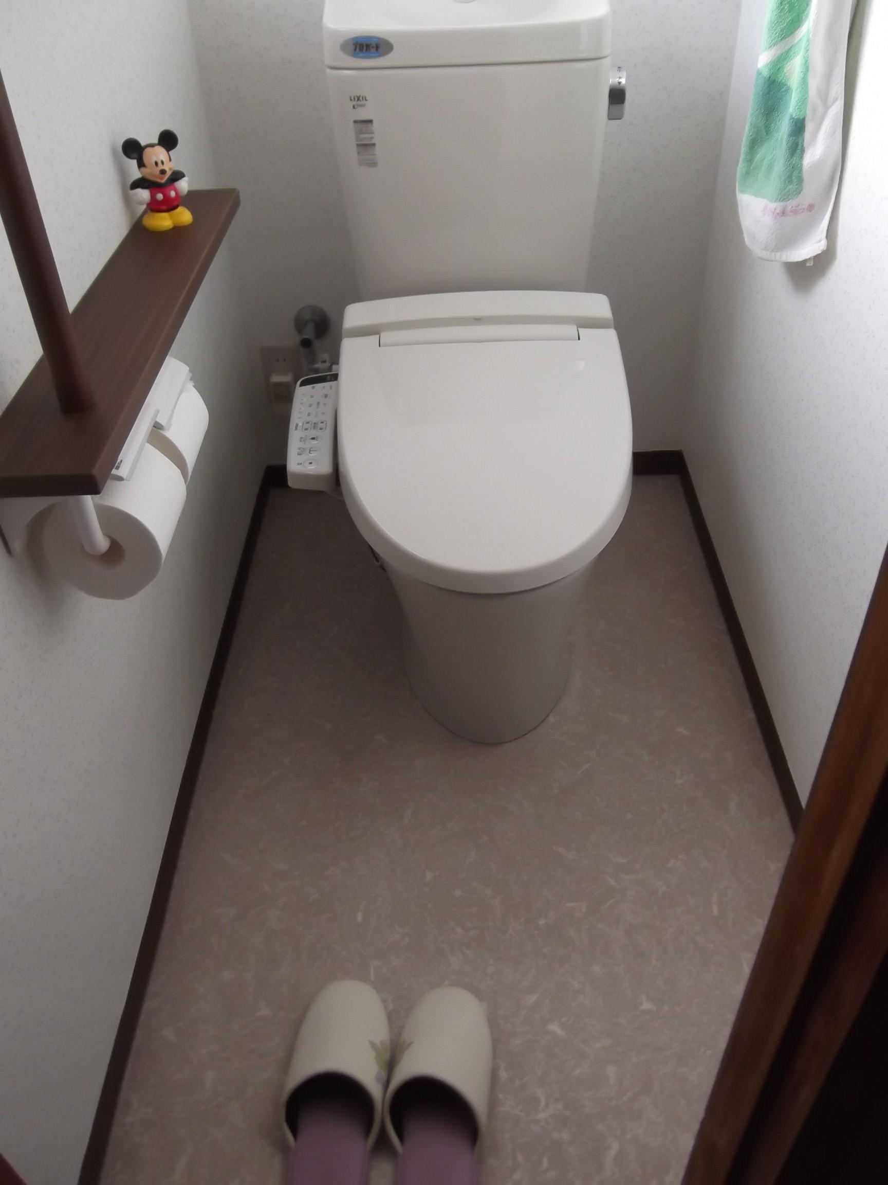 U様邸。和式トイレから洋式トイレへのリフォーム事例です。
